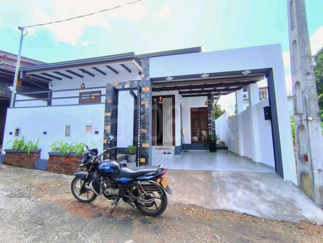House for Sale in Athurugiriya