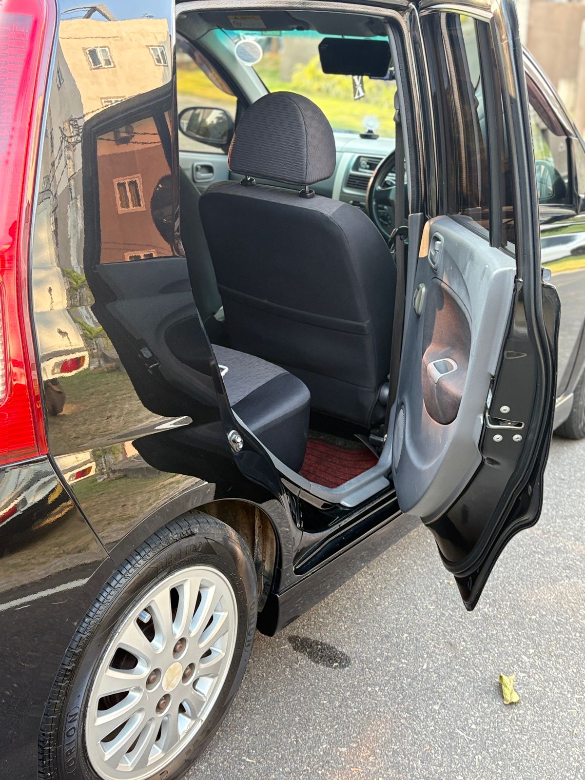 Advertisement image 6