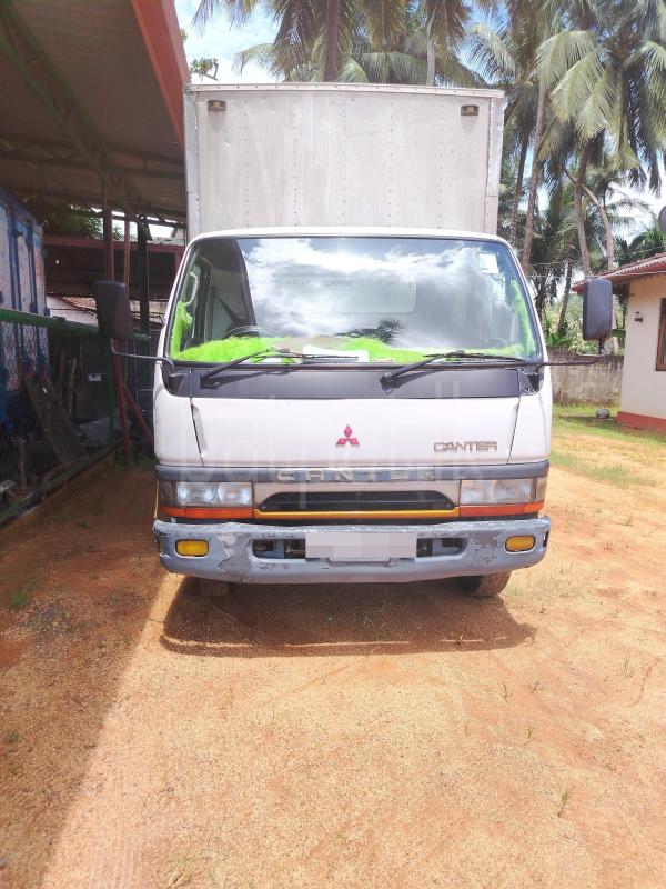 Mitsubishi Canter 2002 - பயன்படுத்தப்பட்டது டிரக் sale in Sri Lanka - patpat.lk