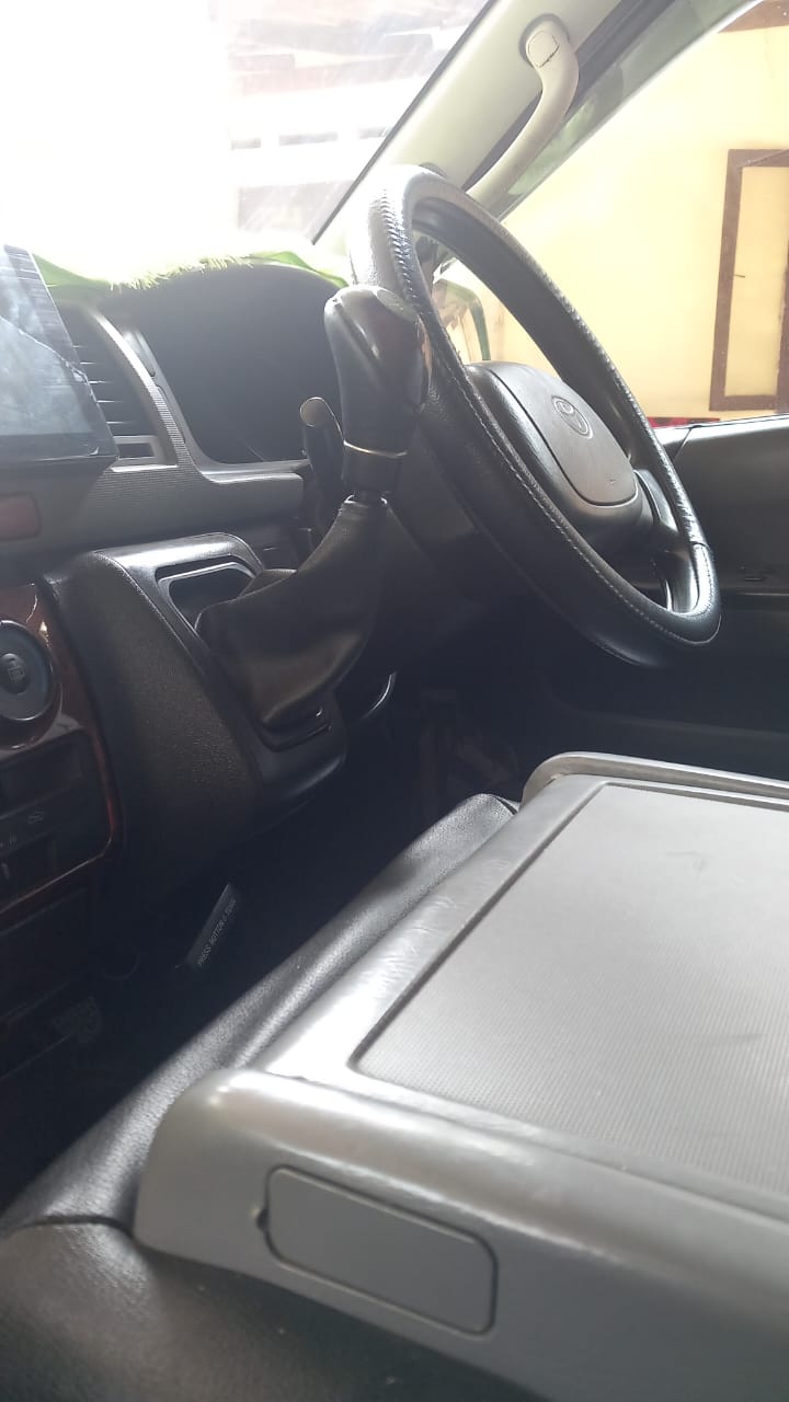 Toyota Hiace 2018 - பயன்படுத்தப்பட்டது வேன் sale in Sri Lanka - patpat.lk