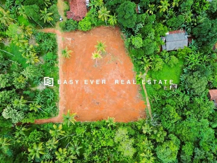 Commercial Land for Sale in Mirigama