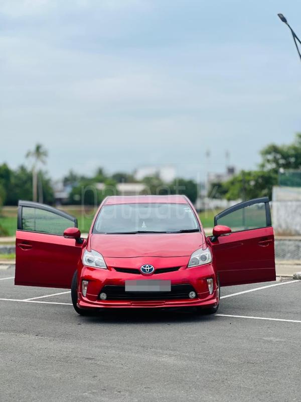 Toyota Prius 2014 - பயன்படுத்தப்பட்டது கார் sale in Sri Lanka - patpat.lk