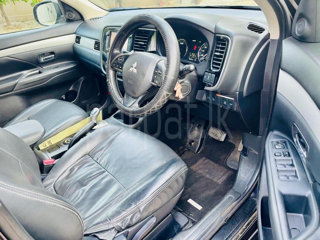 Mitsubishi Outlander 2013 - பயன்படுத்தப்பட்டது SUV sale in Sri Lanka - patpat.lk