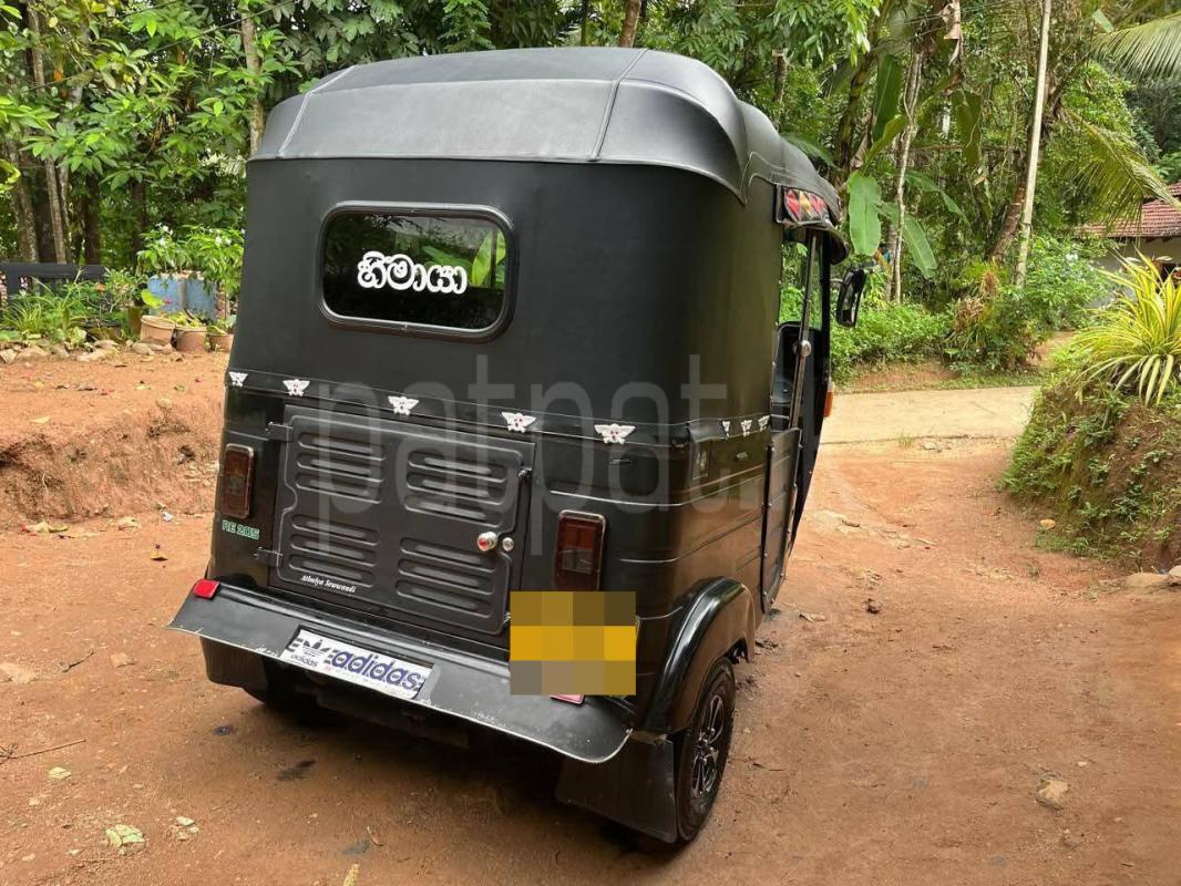 Bajaj Three Wheel 2016 - பயன்படுத்தப்பட்டது முச்சக்கர வண்டி sale in Sri Lanka - patpat.lk