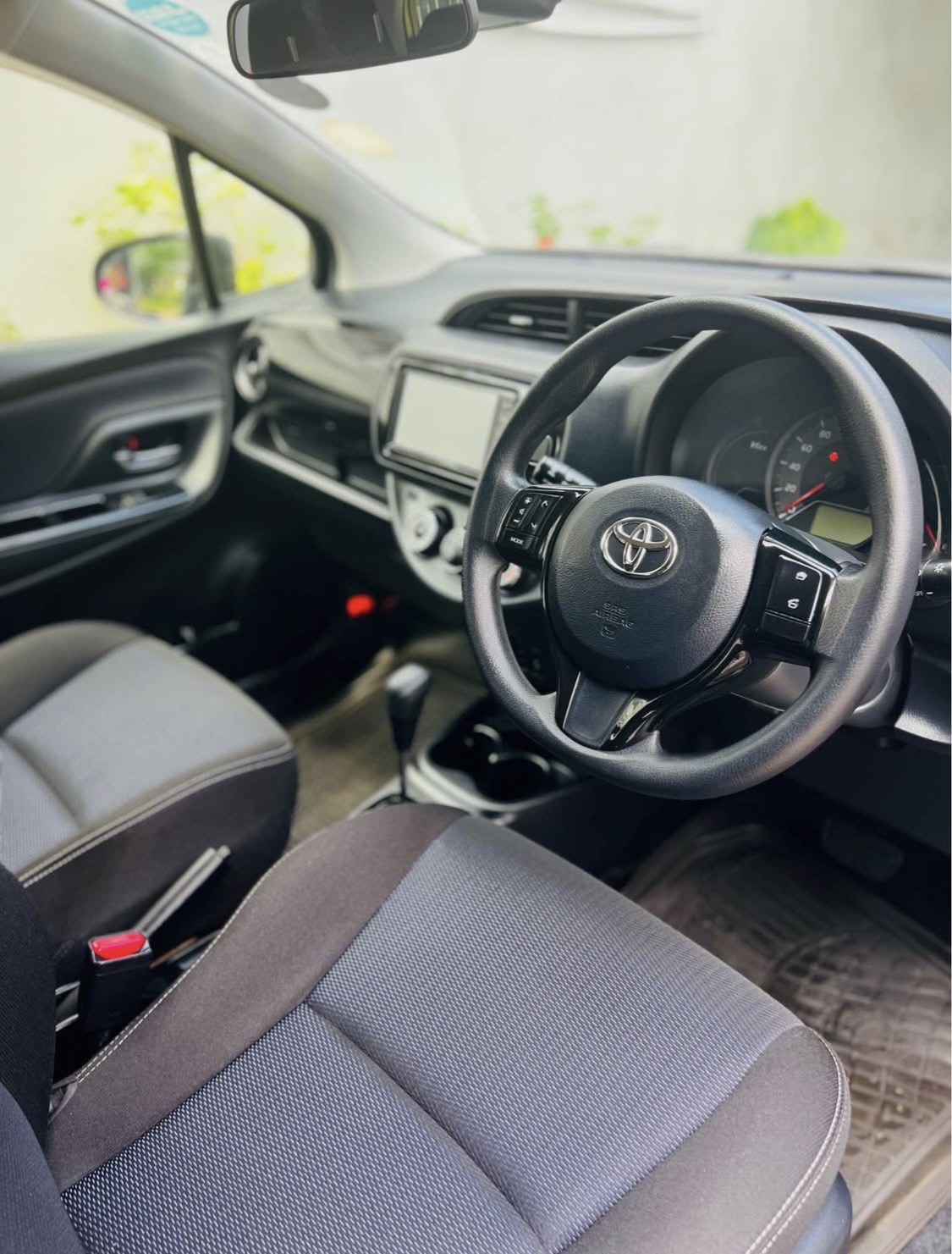 Toyota Vitz 2018 - பயன்படுத்தப்பட்டது கார் sale in Sri Lanka - patpat.lk