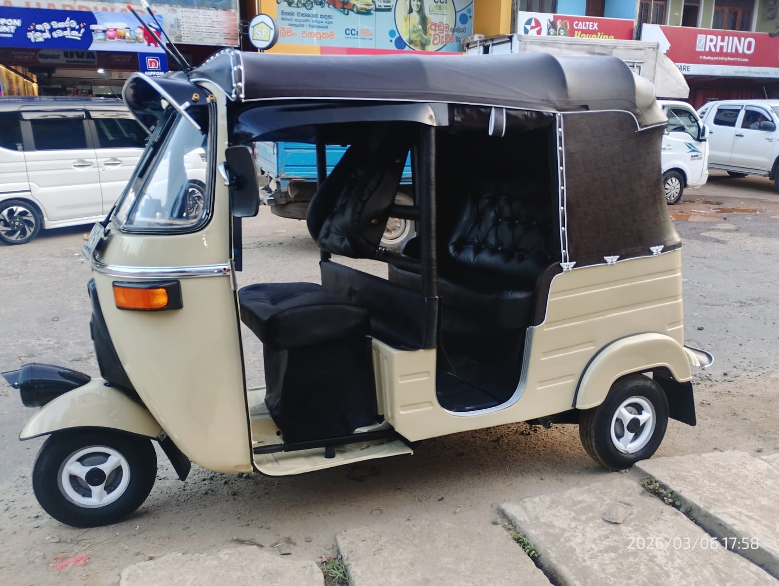 Bajaj Three Wheel 2004 - பயன்படுத்தப்பட்டது முச்சக்கர வண்டி sale in Sri Lanka - patpat.lk