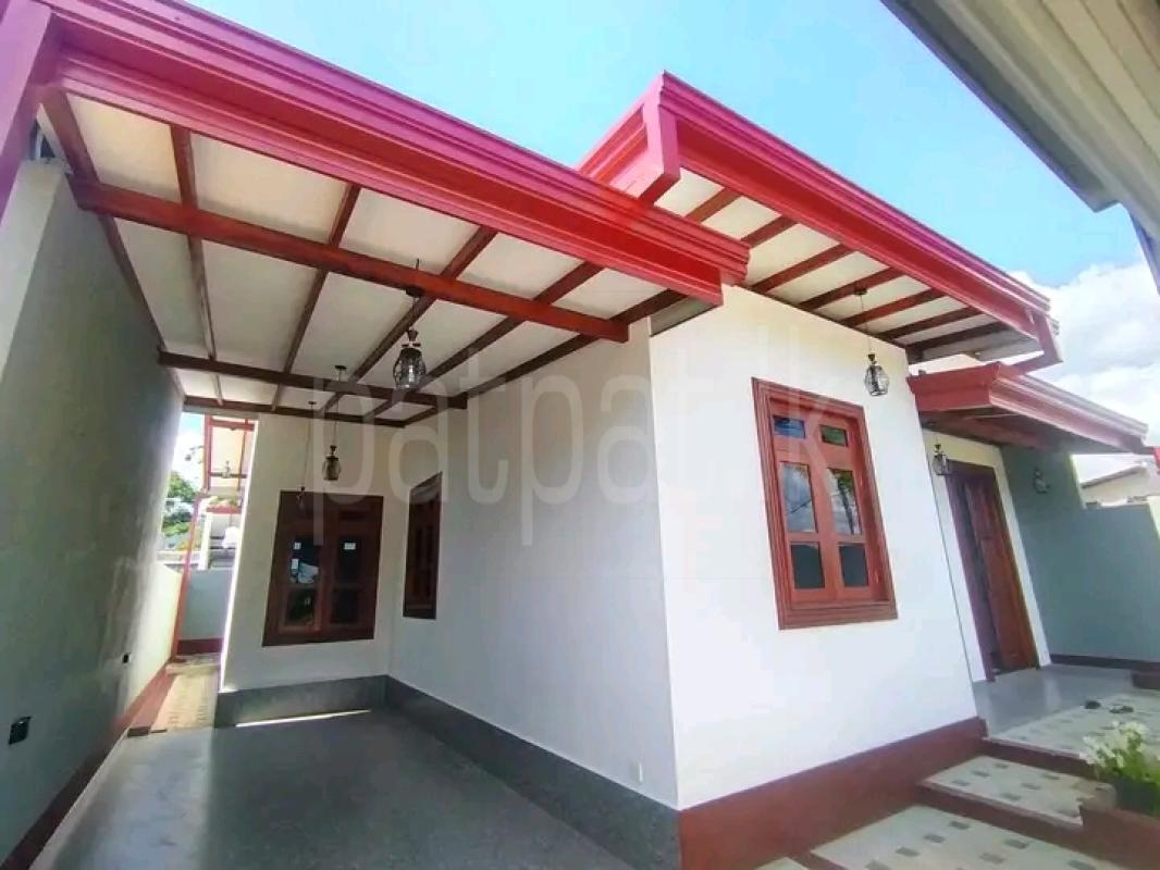 House for Sale in Kiriwattuduwa