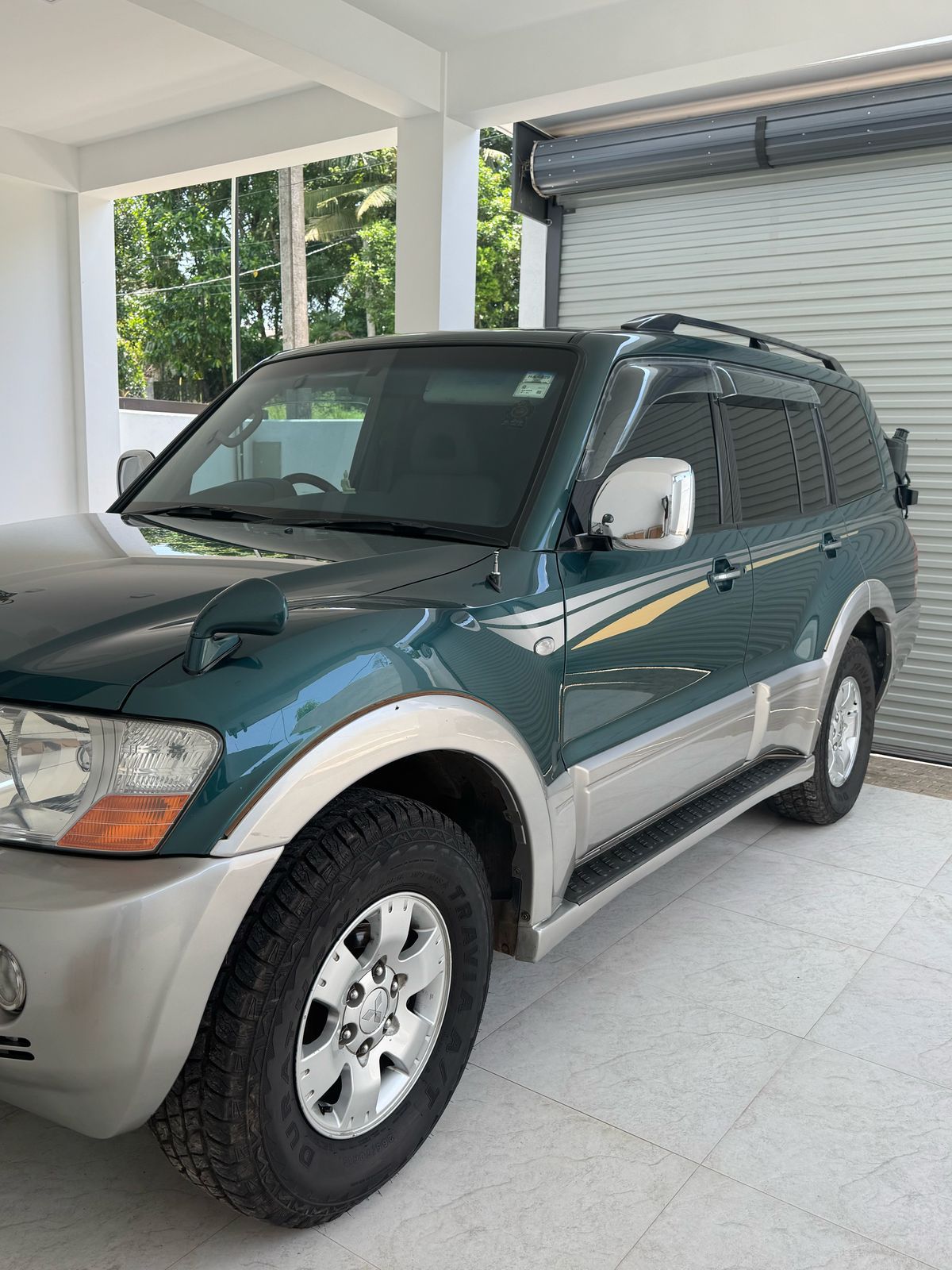 Mitsubishi Montero 2002 ads-image-1