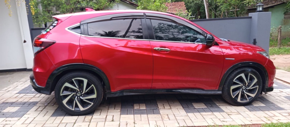 Honda Vezel 2017 - பயன்படுத்தப்பட்டது SUV sale in Sri Lanka - patpat.lk