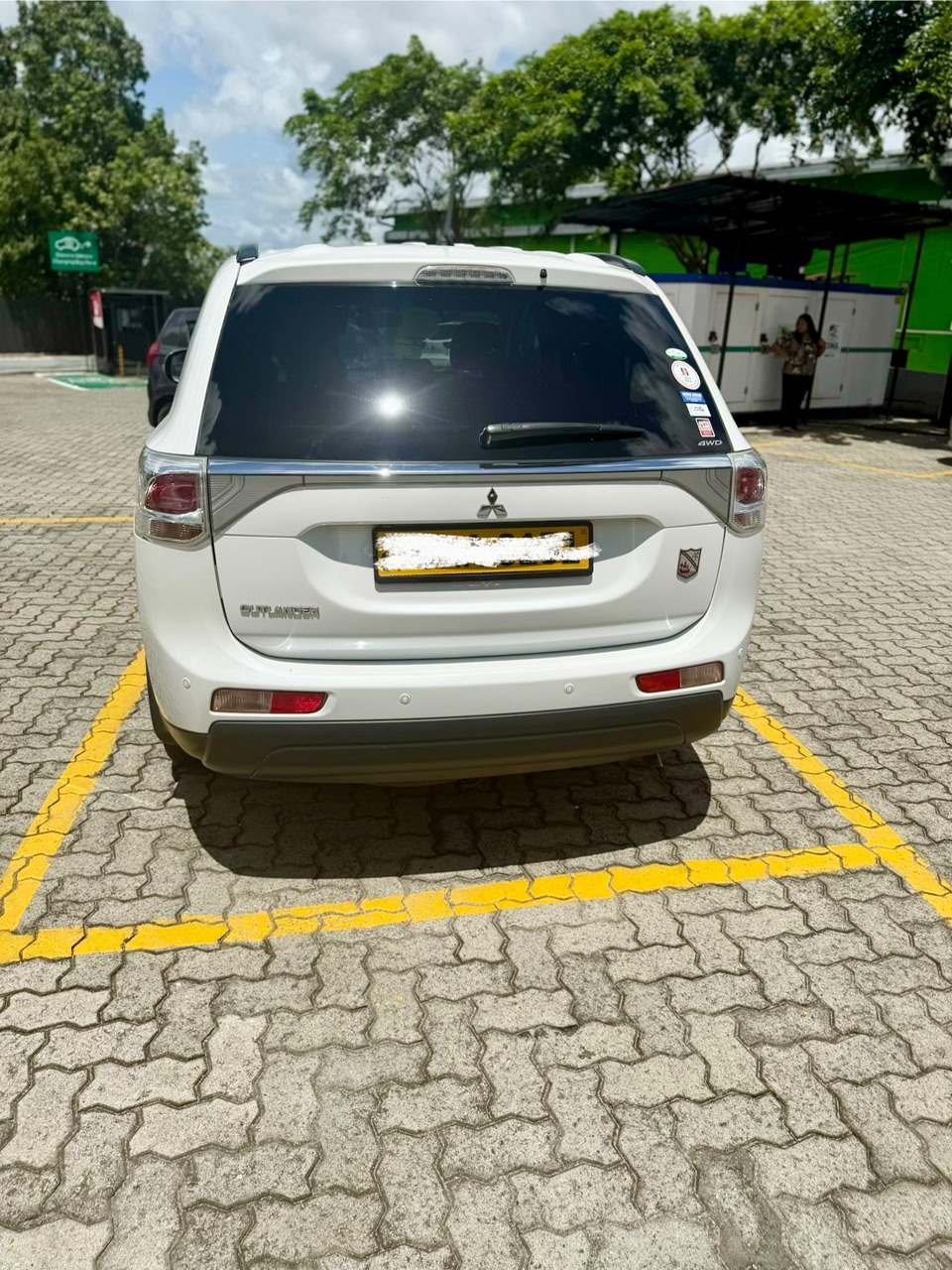 Mitsubishi Outlander 2014 - பயன்படுத்தப்பட்டது SUV sale in Sri Lanka - patpat.lk