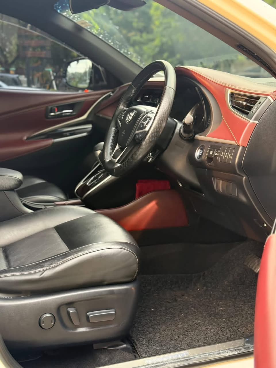 Toyota Harrier 2017 - Used SUV sale in Sri Lanka - patpat.lk