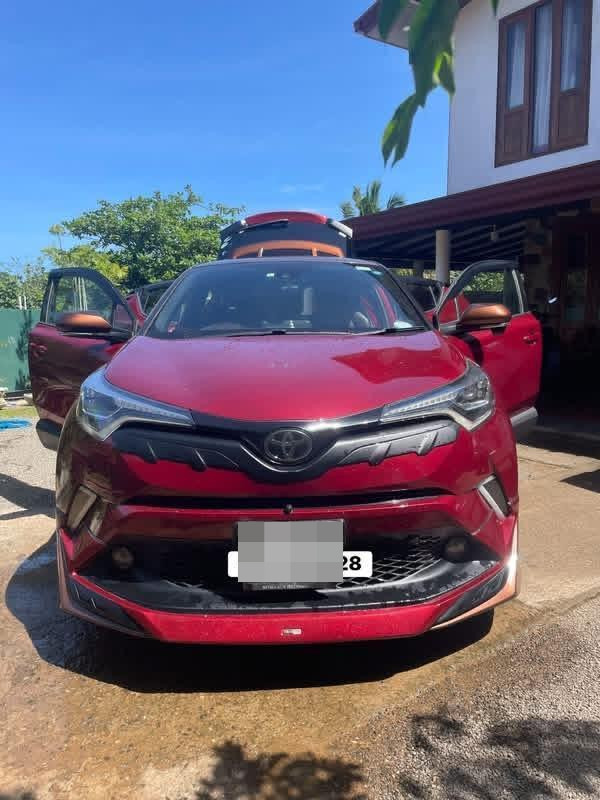 Toyota CHR 2018 - Used SUV sale in Sri Lanka - patpat.lk