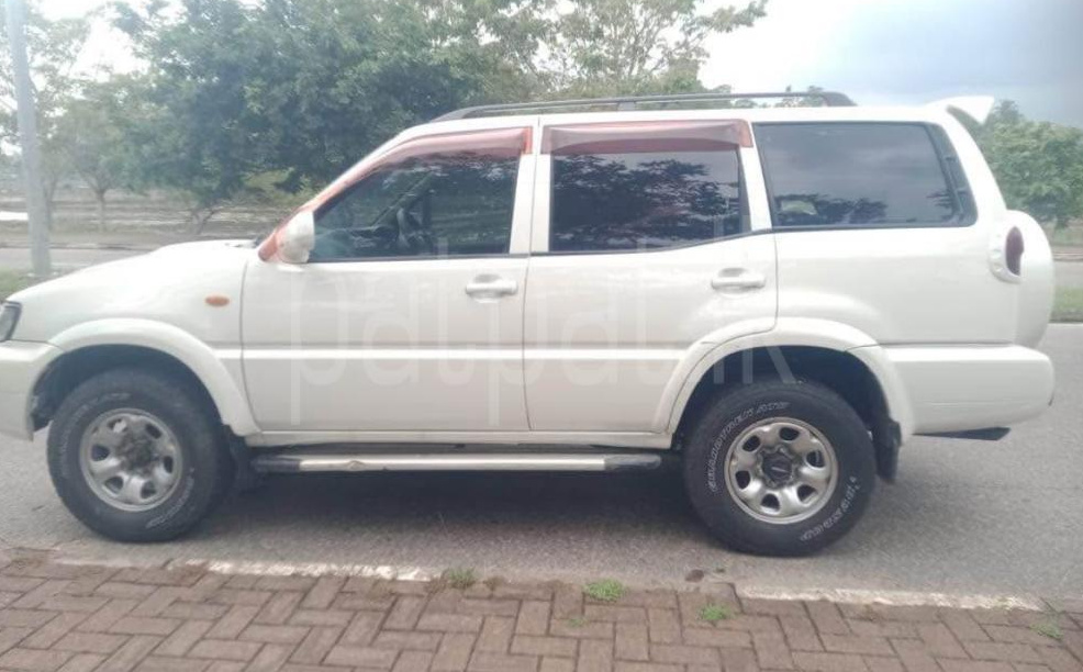 Nissan Terrano 2005 - பயன்படுத்தப்பட்டது SUV sale in Sri Lanka - patpat.lk