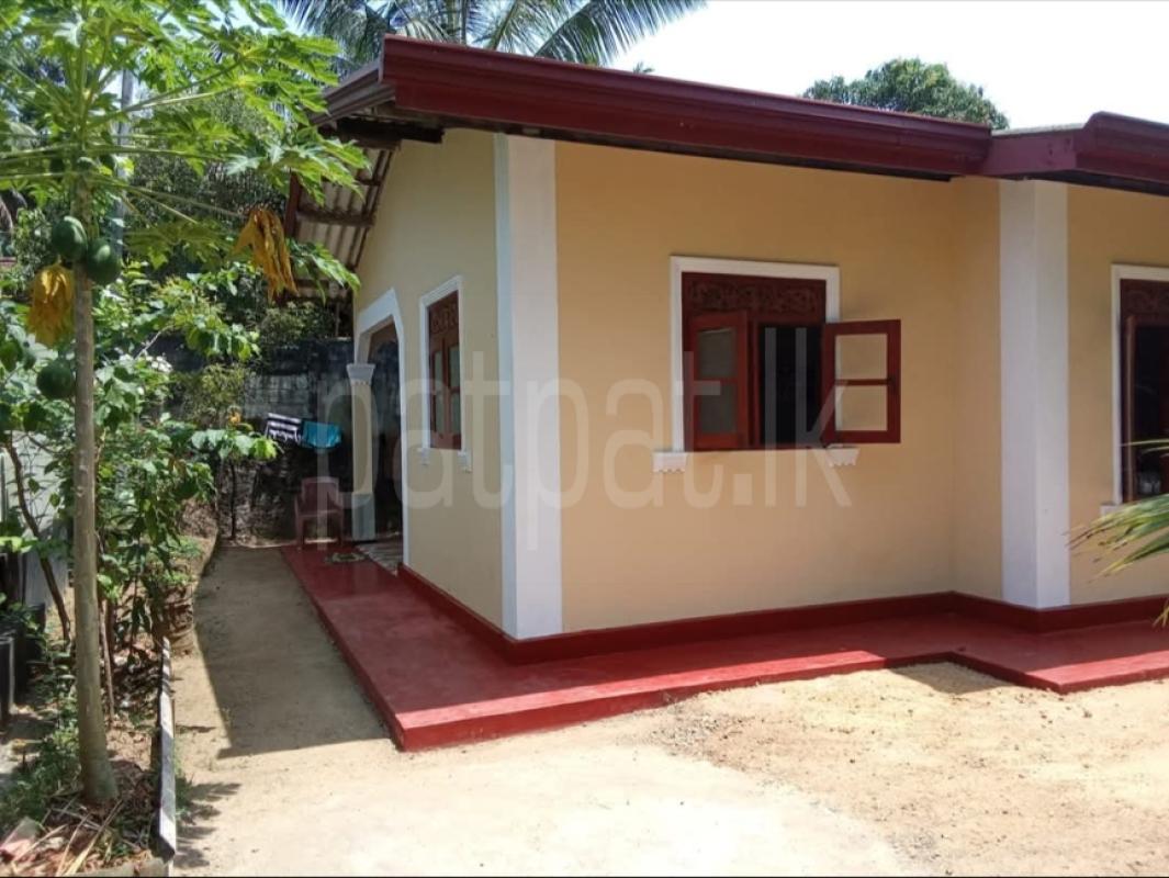 House for Sale in Bandaragama ads-image-1