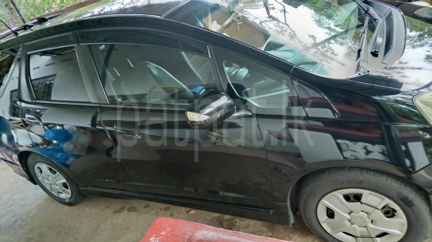 Honda FIT SHUTTLE 2014 - பயன்படுத்தப்பட்டது கார் sale in Sri Lanka - patpat.lk