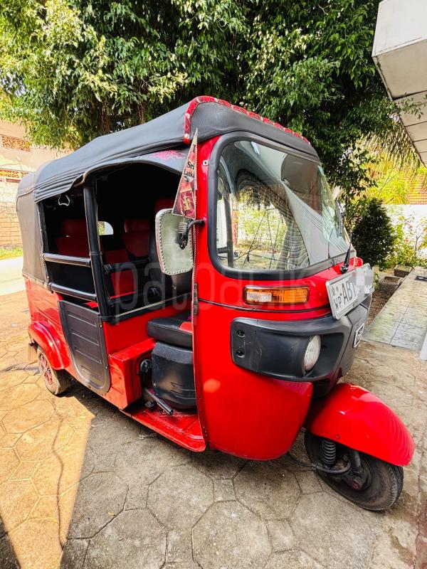 Bajaj Three Wheel 2018 - பயன்படுத்தப்பட்டது முச்சக்கர வண்டி sale in Sri Lanka - patpat.lk
