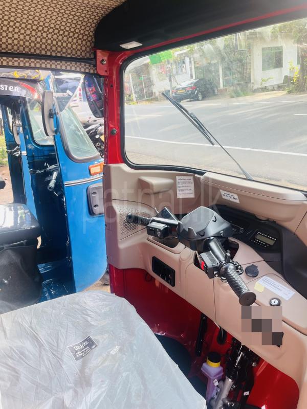 Bajaj Three Wheel 2025 - சான்றளிக்கப்பட்டது முச்சக்கர வண்டி sale in Sri Lanka - patpat.lk