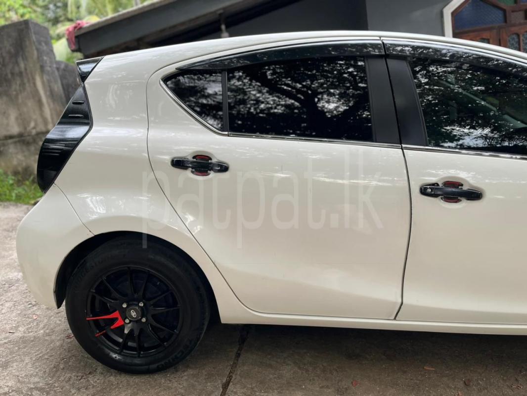 Toyota Aqua 2013 - பயன்படுத்தப்பட்டது கார் sale in Sri Lanka - patpat.lk