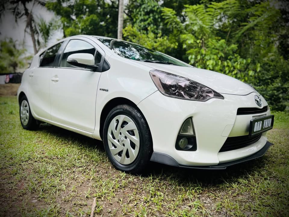 Toyota Aqua 2013 - மறுசீரமைக்கப்பட்டது கார் sale in Sri Lanka - patpat.lk