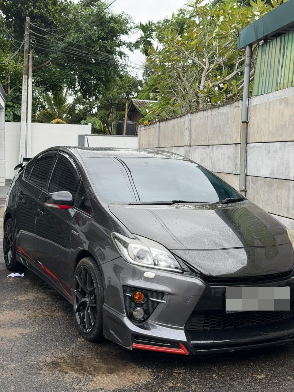 Toyota Prius 2011 - பயன்படுத்தப்பட்டது கார் sale in Sri Lanka - patpat.lk