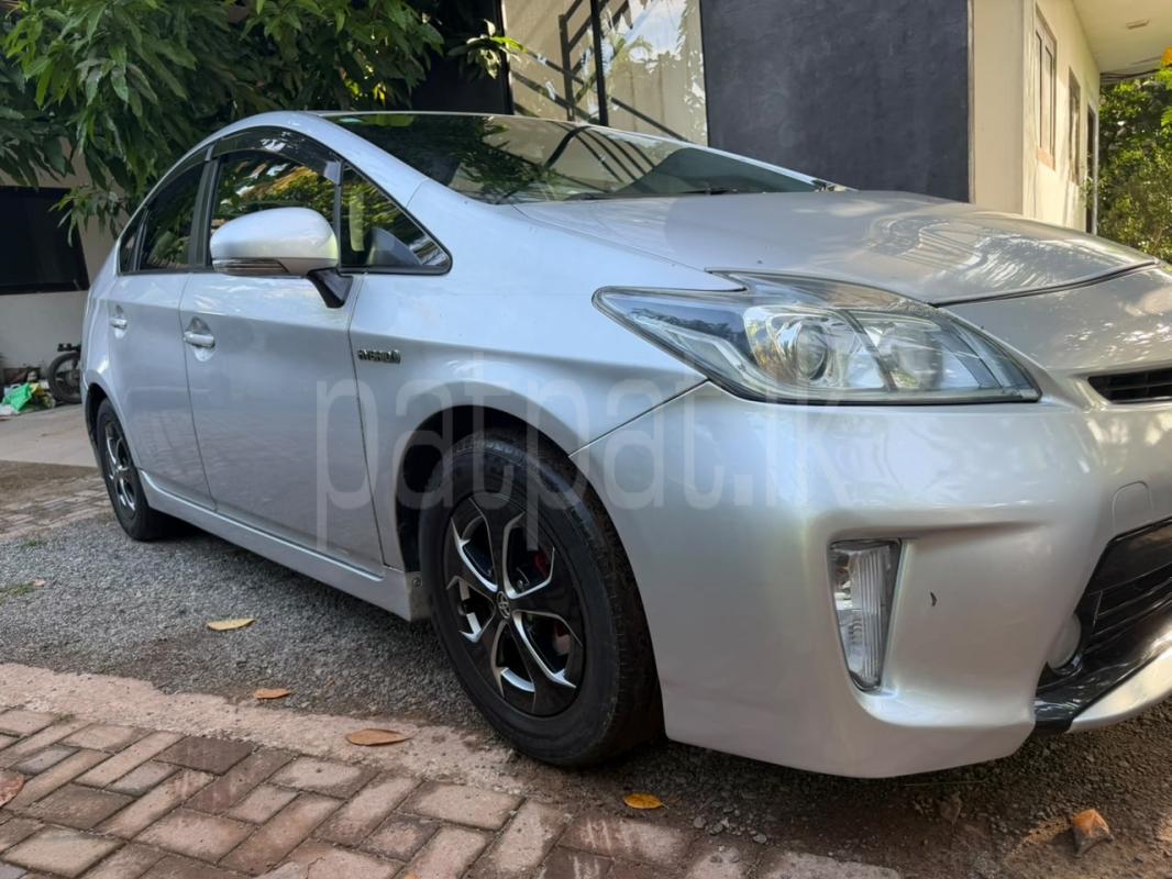 Toyota Prius 2013 - மறுசீரமைக்கப்பட்டது கார் sale in Sri Lanka - patpat.lk