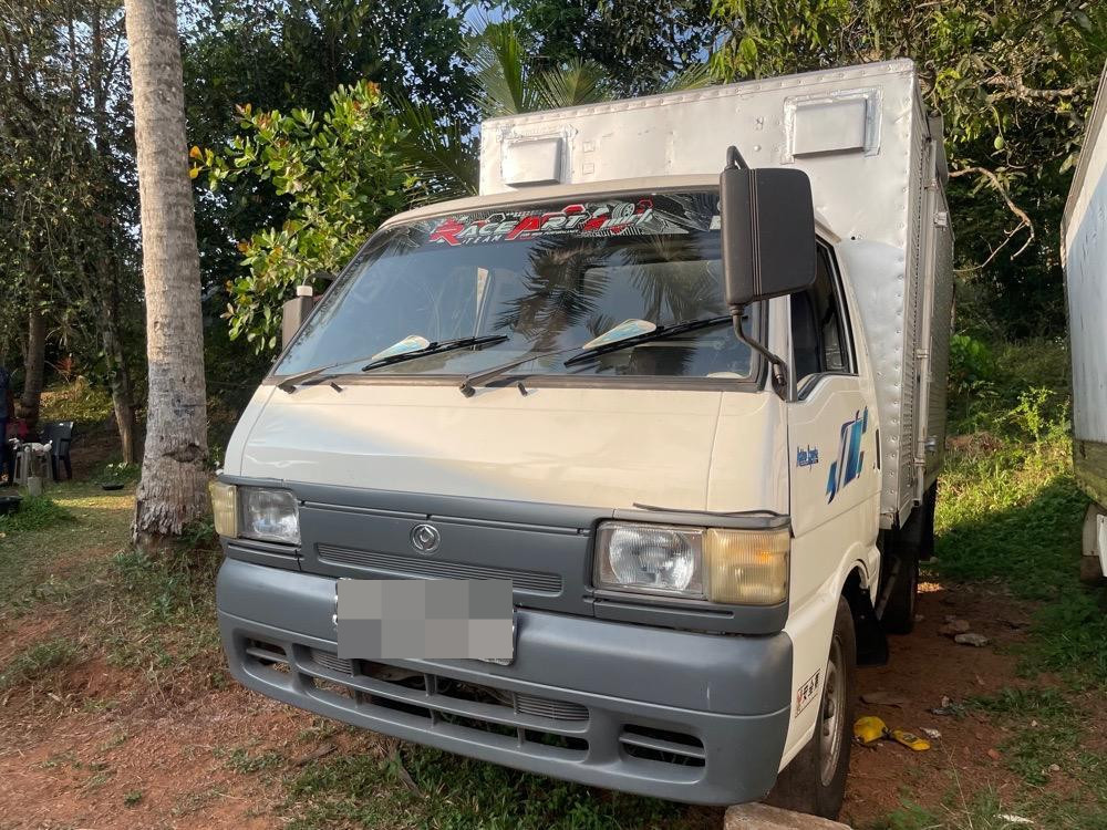 Mazda Brawny 1998 ads-image-1