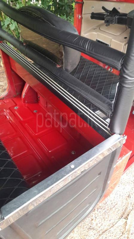 Bajaj 4 stroke 2016 - பயன்படுத்தப்பட்டது முச்சக்கர வண்டி sale in Sri Lanka - patpat.lk