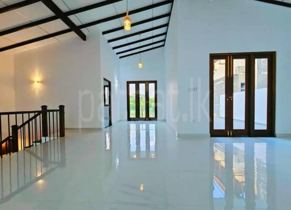House for Sale in Athurugiriya