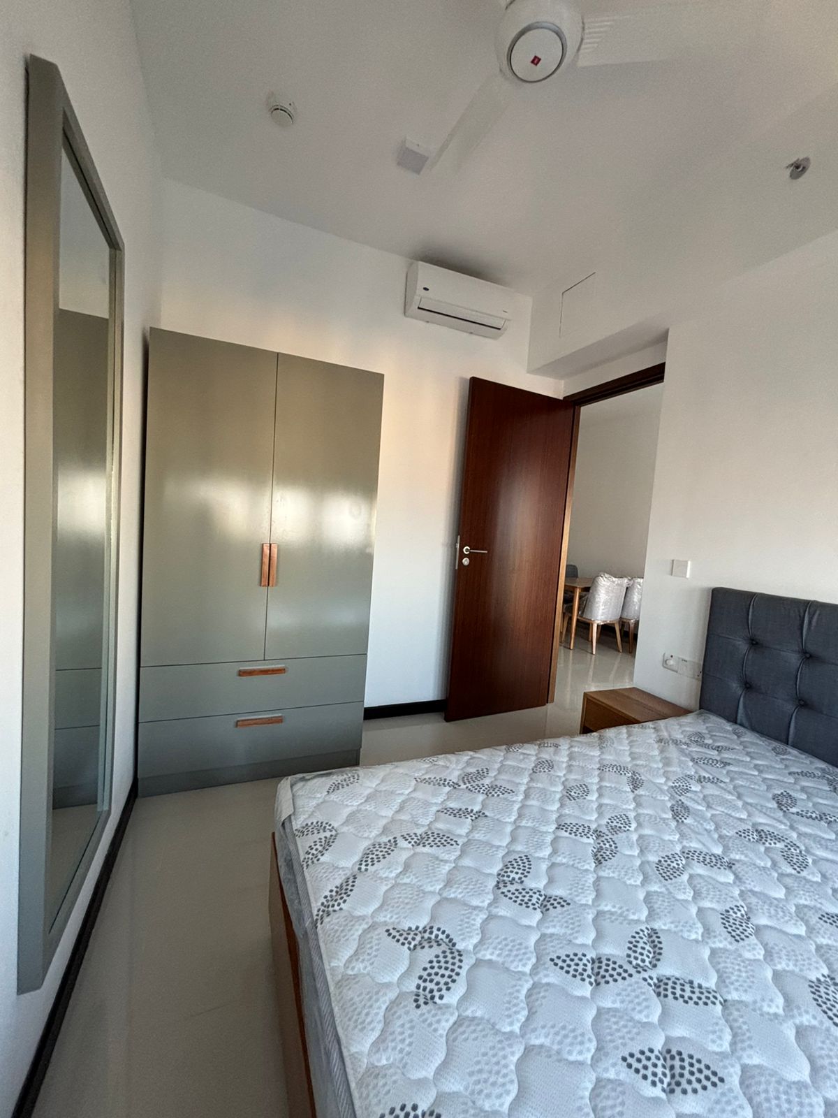 Furnished Apartment for Rent in Slave Island (Colombo 02)