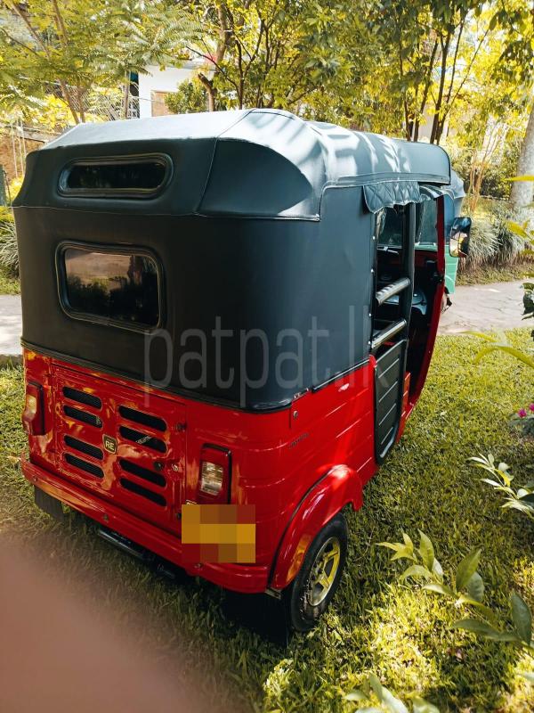 Bajaj Three Wheel 2017 - பயன்படுத்தப்பட்டது முச்சக்கர வண்டி sale in Sri Lanka - patpat.lk