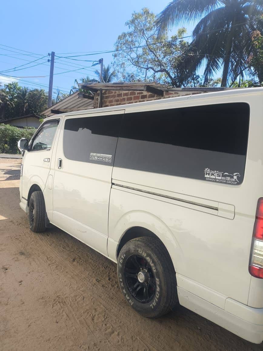 Toyota Hiace 2010 - Used Van sale in Sri Lanka - patpat.lk