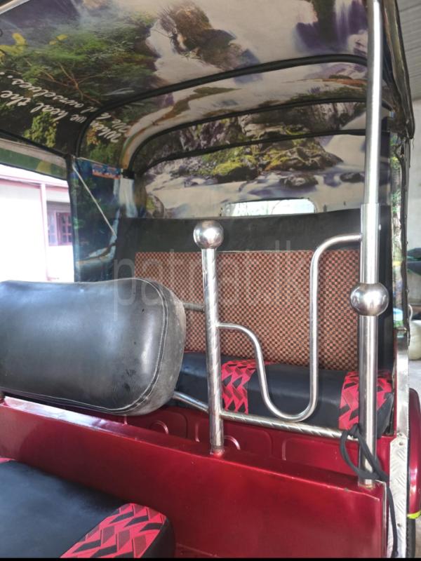 Bajaj Three Wheel 2012 - භාවිතා කරන ලද ත්‍රිරෝද රථය sale in Sri Lanka - patpat.lk