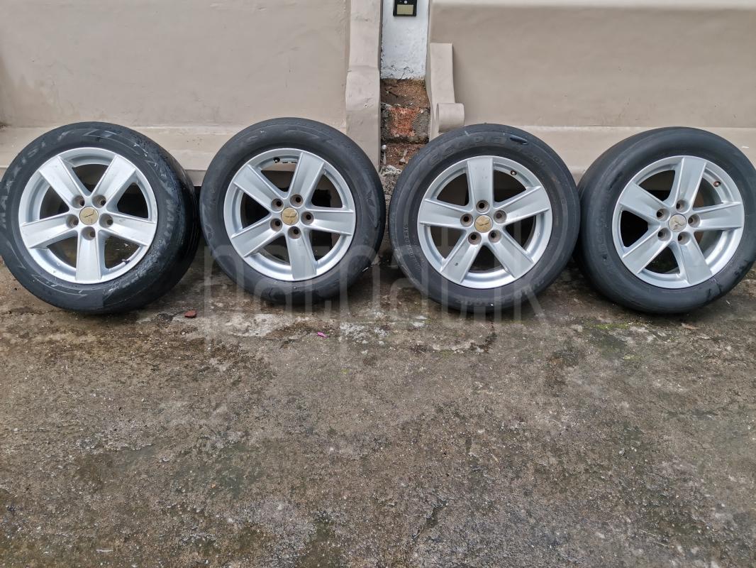Used Alloy wheels & Tyres ads-image-1