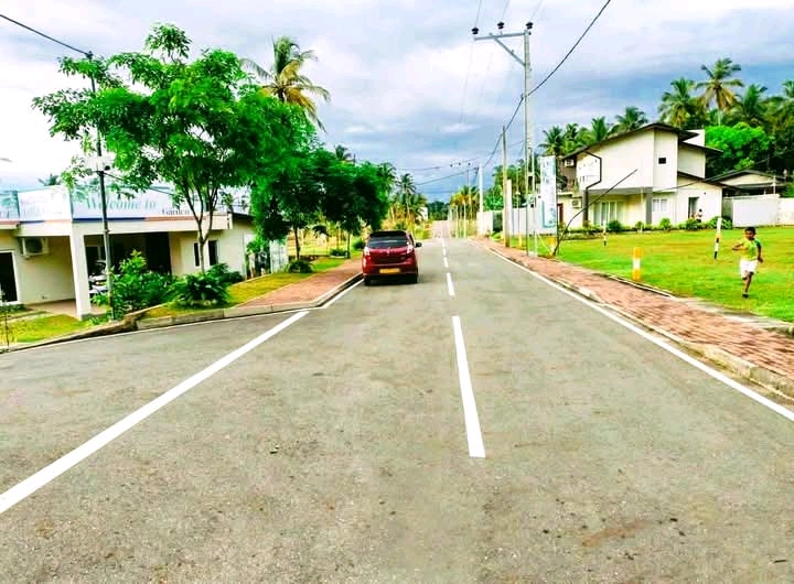 Commercial Land for Sale in Kahathuduwa