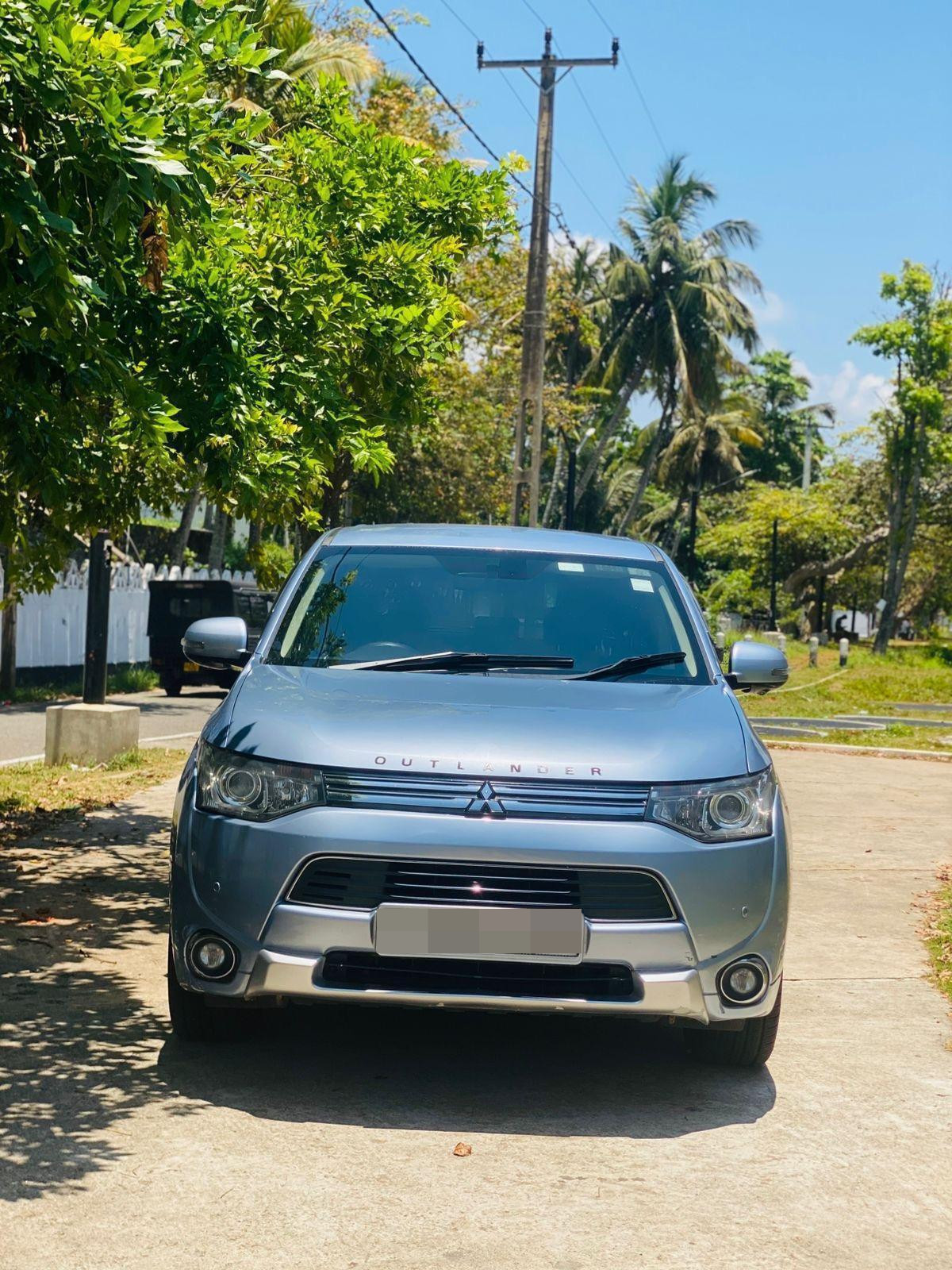 Mitsubishi Outlander 2014 - Used SUV sale in Sri Lanka - patpat.lk