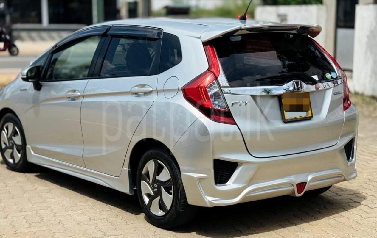 Honda Fit 2015 - பயன்படுத்தப்பட்டது கார் sale in Sri Lanka - patpat.lk