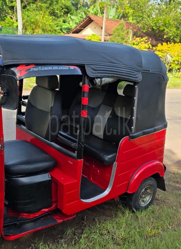 Bajaj Three Wheel 2016 - பயன்படுத்தப்பட்டது முச்சக்கர வண்டி sale in Sri Lanka - patpat.lk