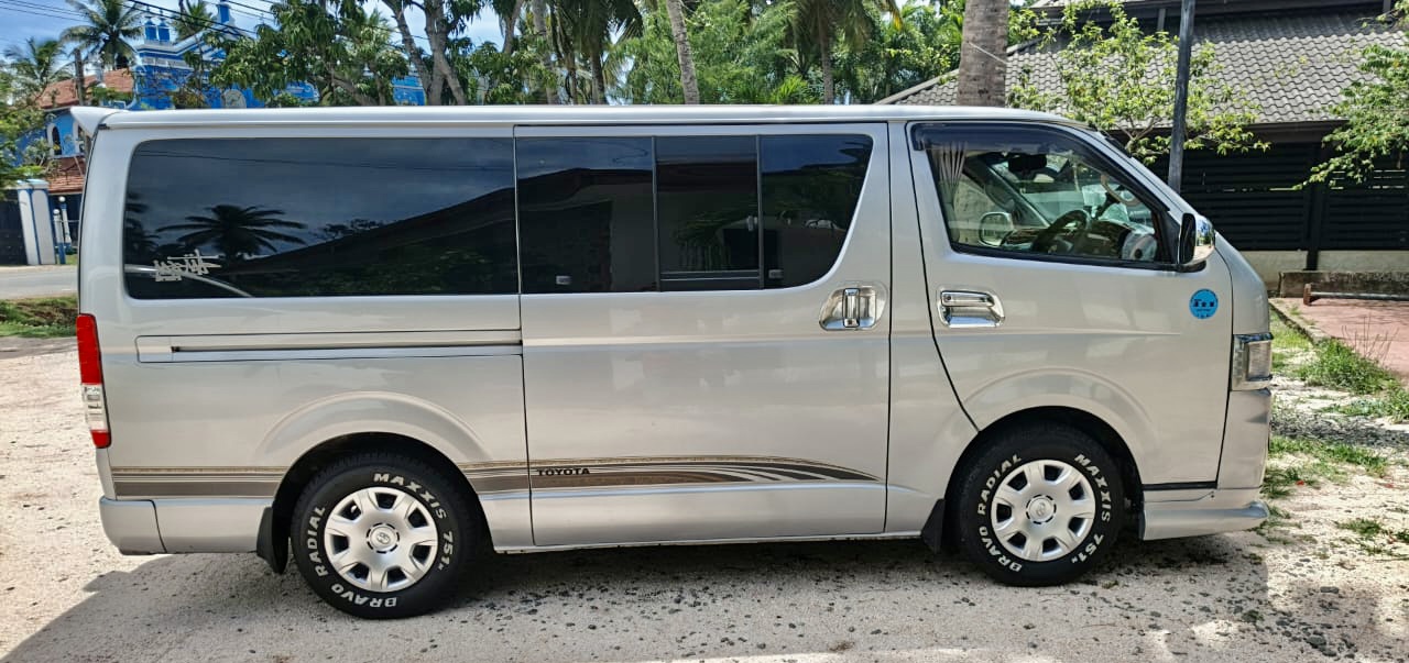 Toyota Hiace 2007 - பயன்படுத்தப்பட்டது வேன் sale in Sri Lanka - patpat.lk