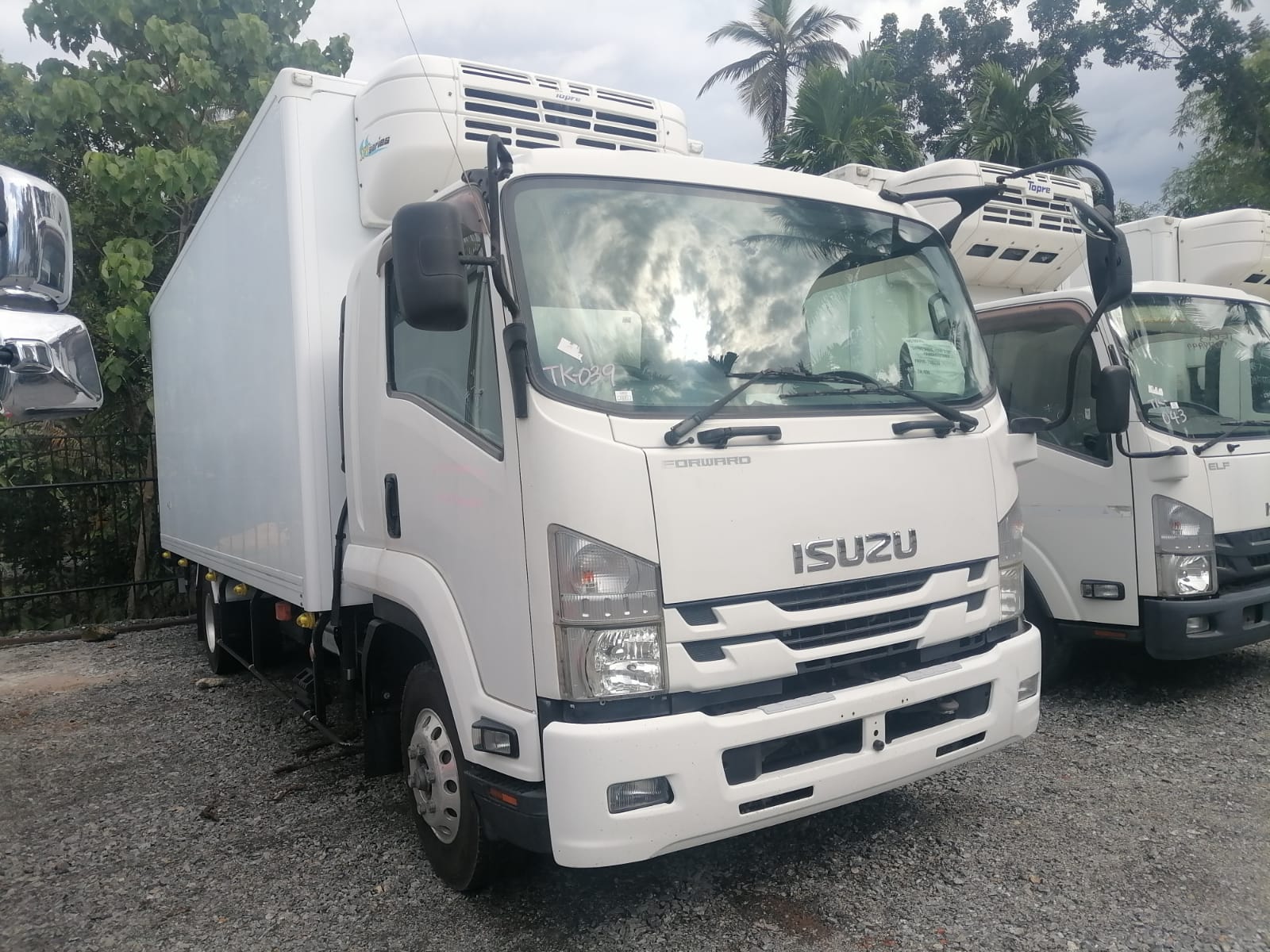 Isuzu Forward 2018