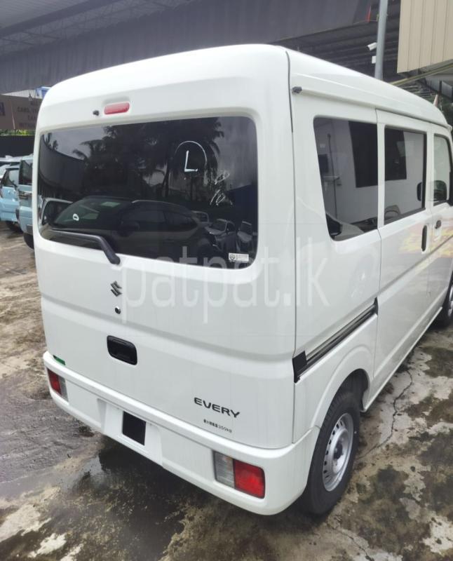 Advertisement image 6