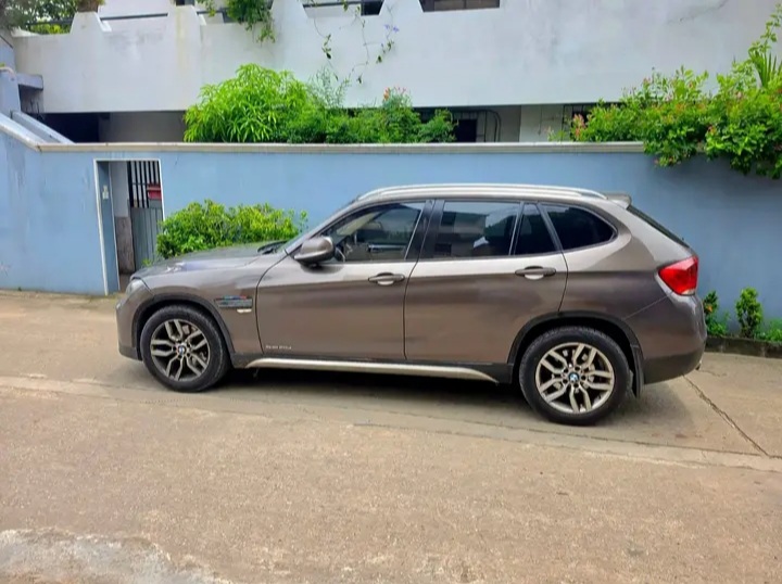 BMW x1 2011 - பயன்படுத்தப்பட்டது SUV sale in Sri Lanka - patpat.lk