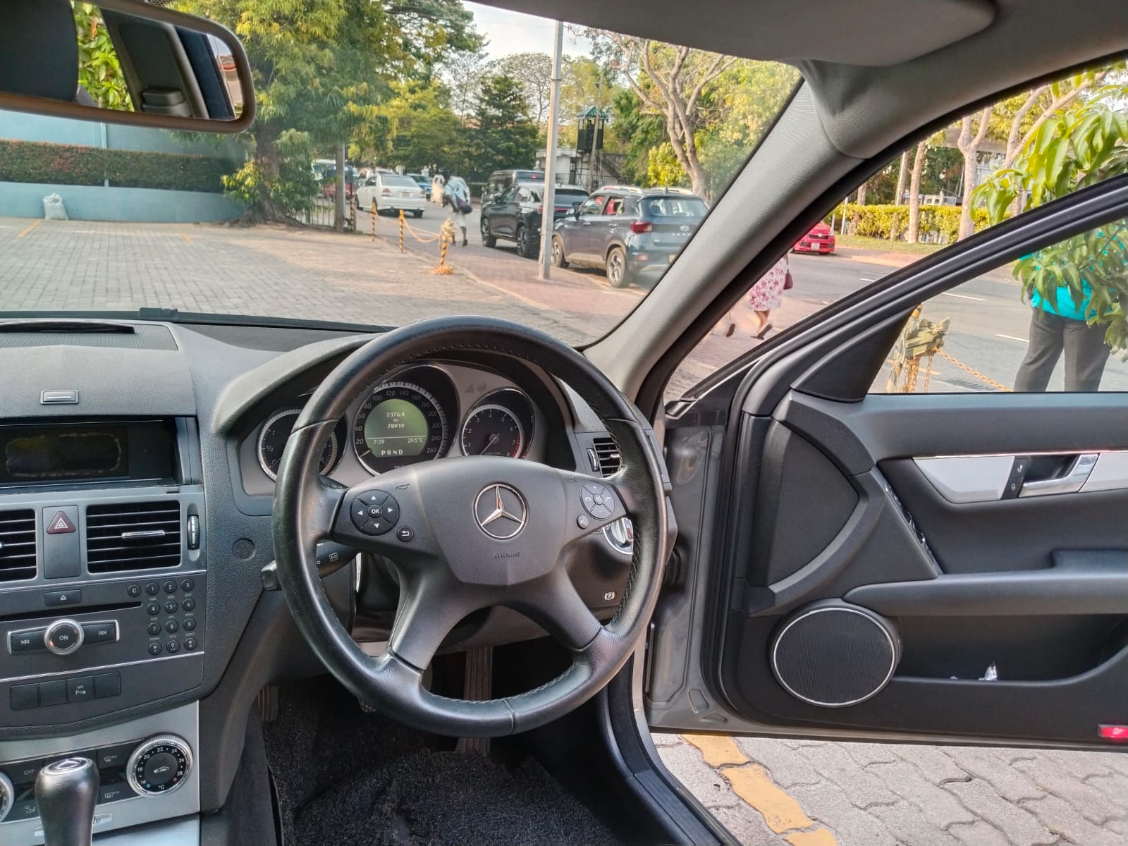 Mercedes Benz C Class 2010 - අලුත් කාර් sale in Sri Lanka - patpat.lk