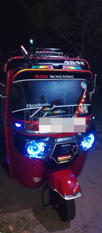 Bajaj Three Wheel 2014 - பயன்படுத்தப்பட்டது முச்சக்கர வண்டி sale in Sri Lanka - patpat.lk