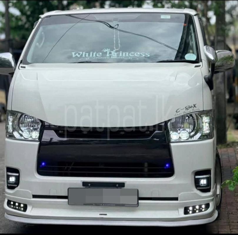 Toyota Hiace 2006 - பயன்படுத்தப்பட்டது வேன் sale in Sri Lanka - patpat.lk