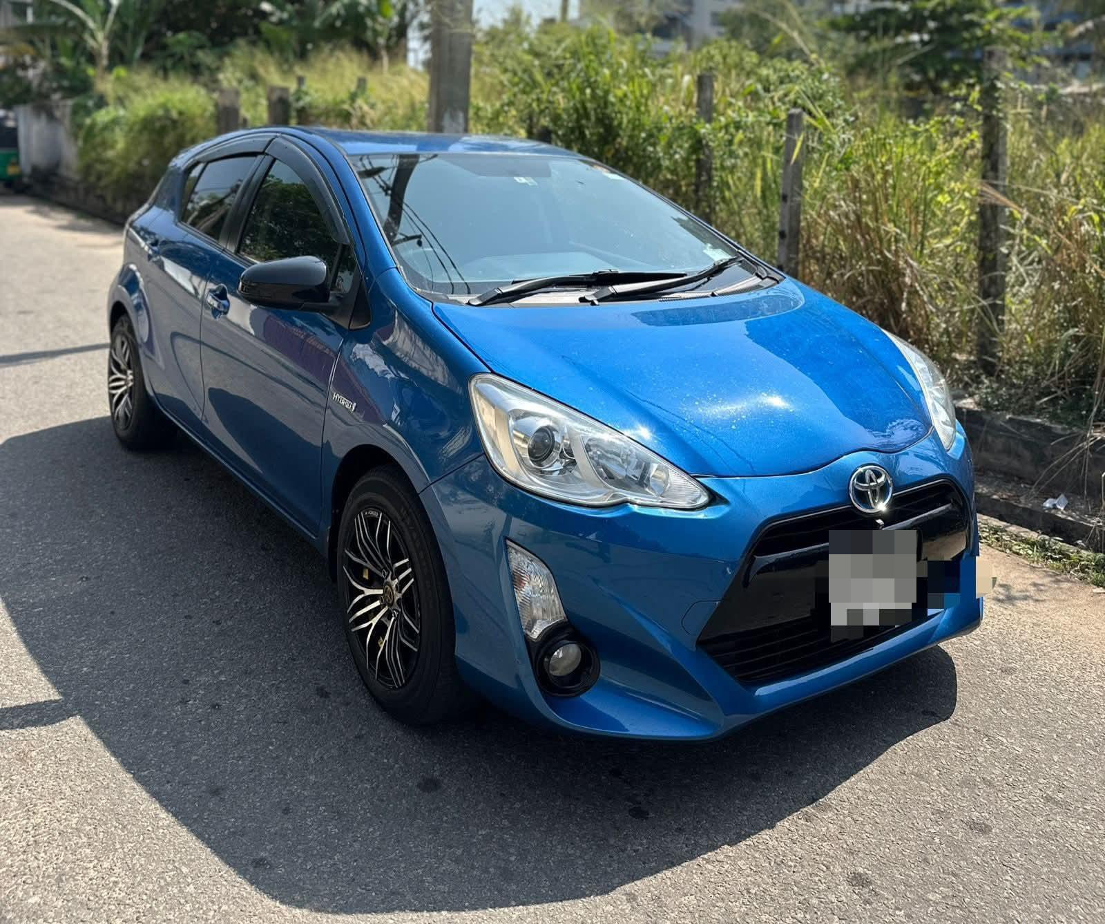 Toyota Aqua 2015 - Used Car sale in Sri Lanka - patpat.lk