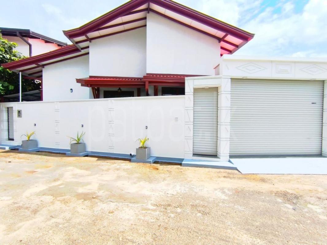 House for Sale in Athurugiriya ads-image-1