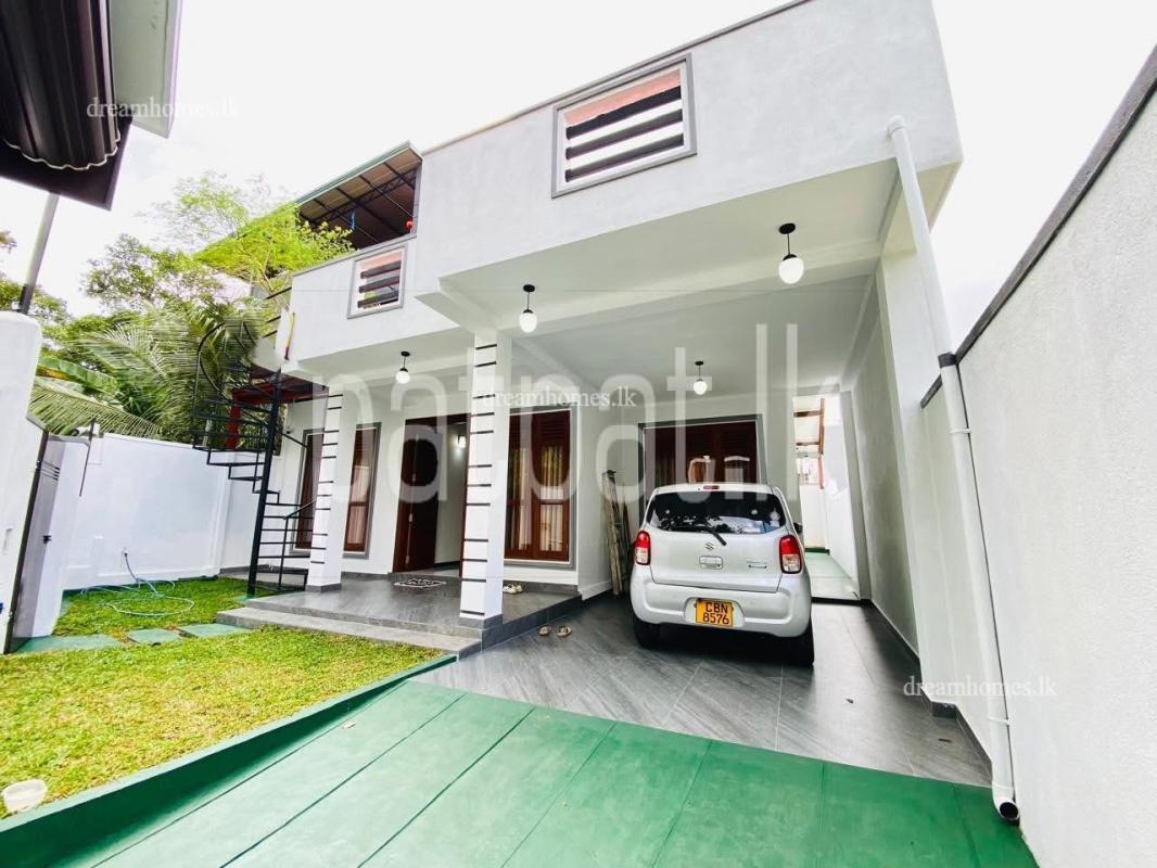 House for Sale in Athurugiriya ads-image-1