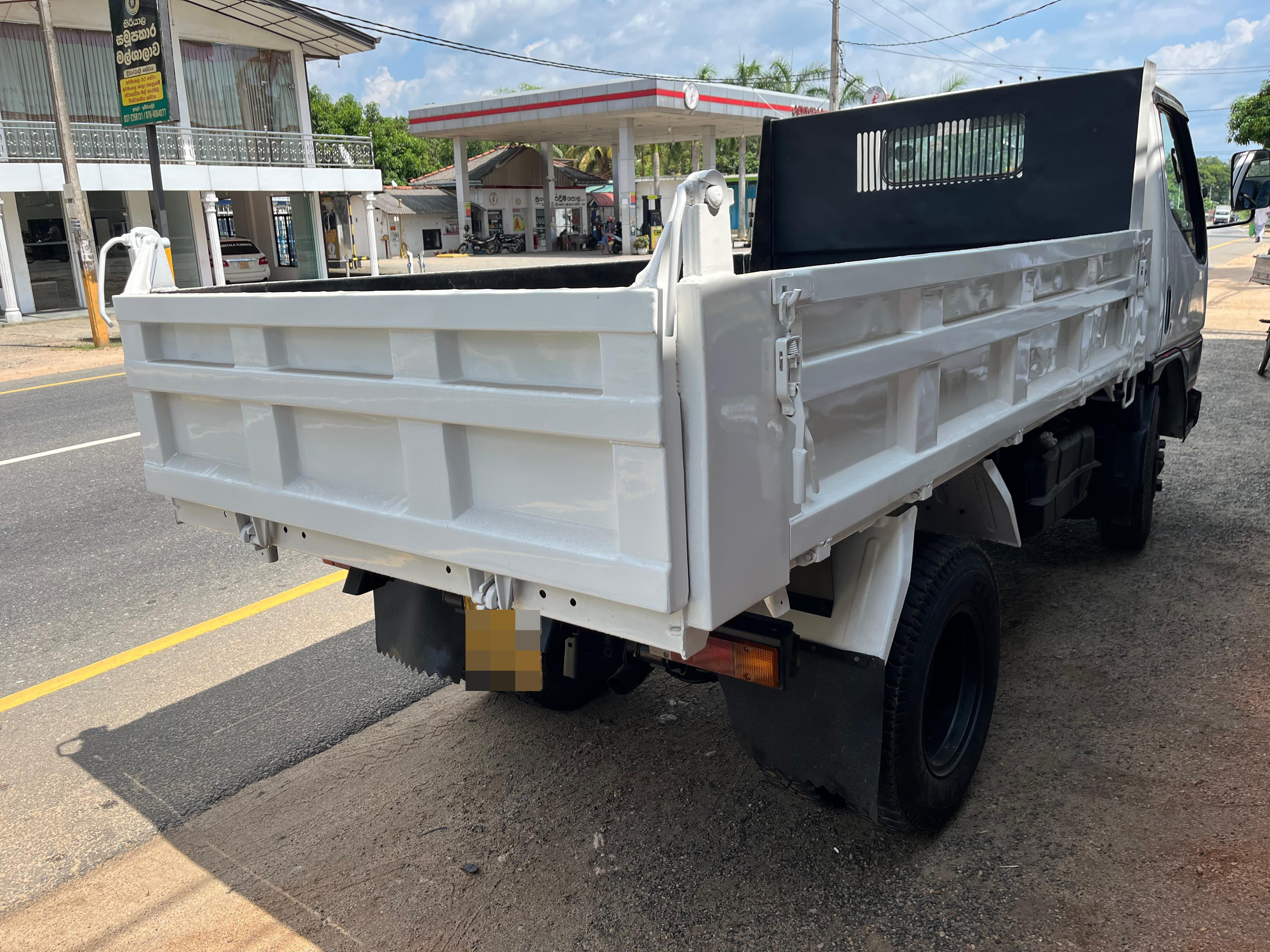 Mitsubishi Canter 2002 - Used Truck sale in Sri Lanka - patpat.lk