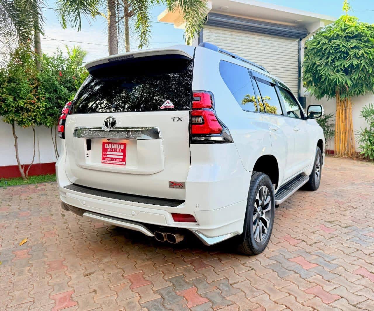 Toyota Land Cruiser Prado 2023 - பயன்படுத்தப்பட்டது SUV sale in Sri Lanka - patpat.lk