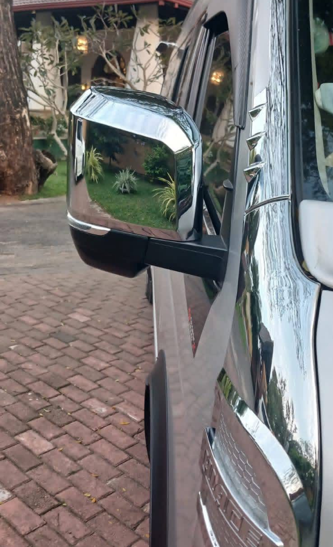 Toyota Hiace 2007 - பயன்படுத்தப்பட்டது வேன் sale in Sri Lanka - patpat.lk